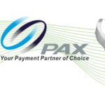 Terminaux de paiement PAX modernes avec logo et slogan sur fond clair professionnel.