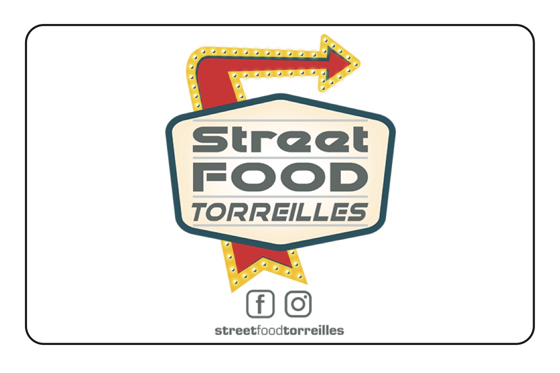 Logo vintage Street Food Torreilles avec flèche rouge rétro et esprit marché gourmand en bord de mer.
